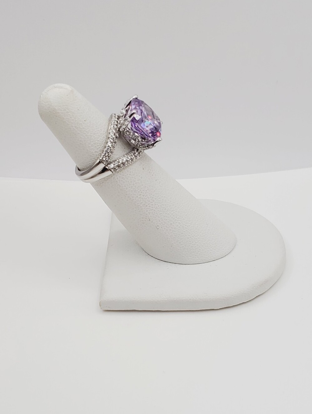 9.5 Carat Lavendar Cushion Cut Solitaire Ring - Rhodium Over 925 Sterling Silver - Picture 9 of 11